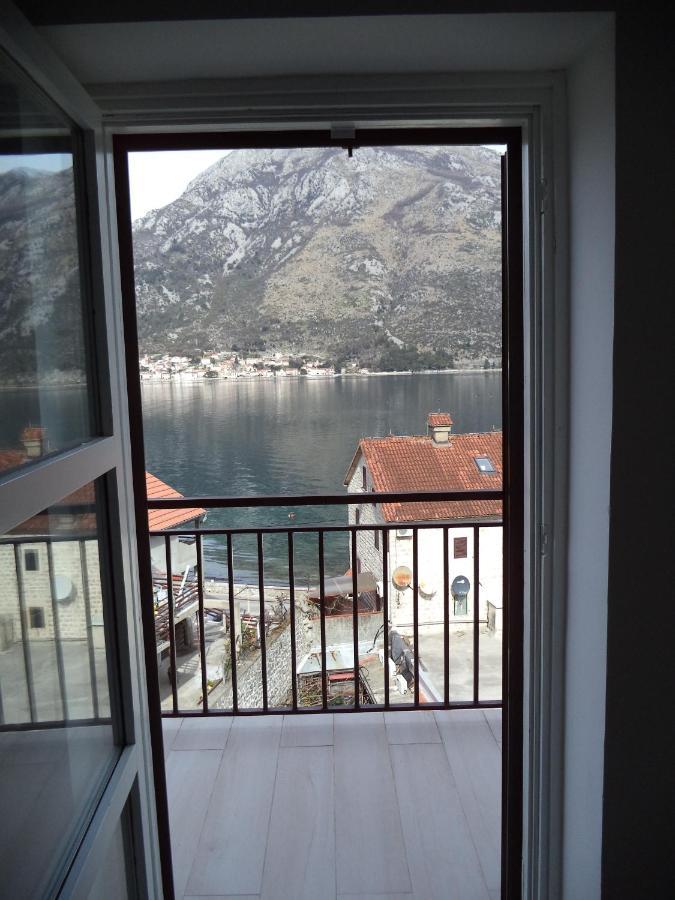 Chic Sea Front Apartment With Breathtaking Kotor Bay View Donji Stoliv Exteriér fotografie